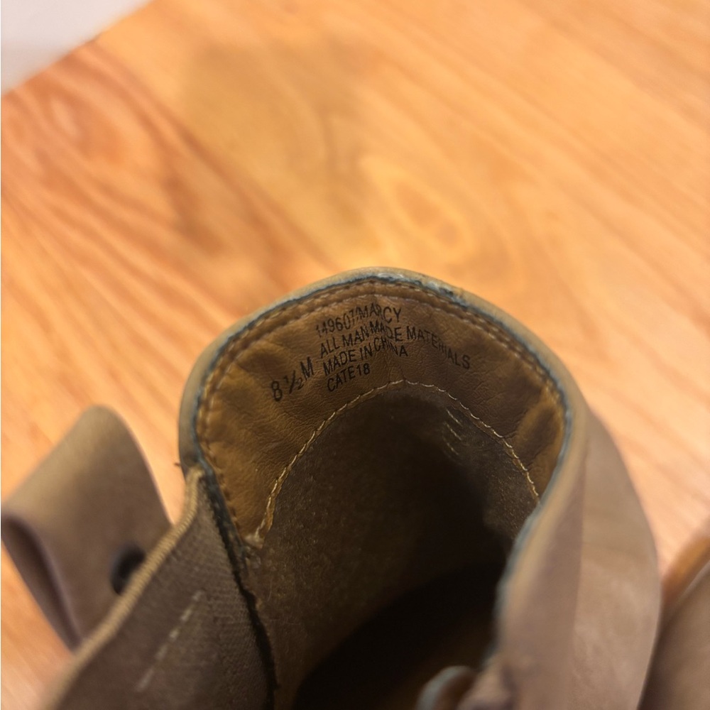 Euro soft By Sofft Womens Size 8 1/2 M Heel Faux Nubuck Booties - Picture 4 of 6